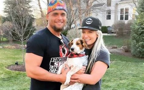 toni storm boyfriend|Toni Storm And Juice Robinson Announce。